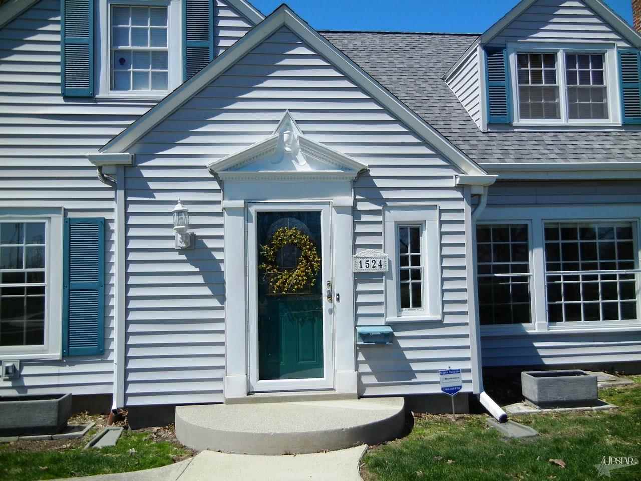 1524 Freeman St, Fort Wayne, IN 46802 photo 2