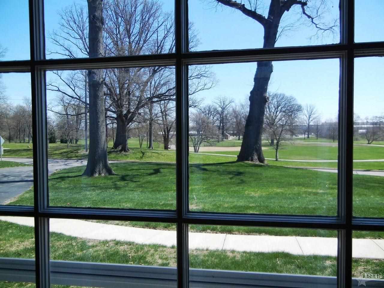 1524 Freeman St, Fort Wayne, IN 46802 photo 3