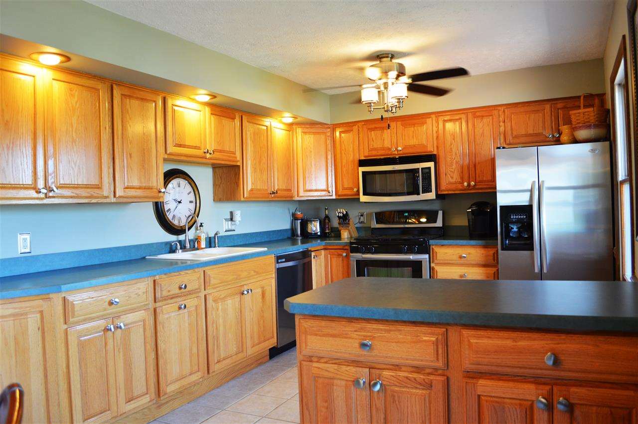 151 Meadow Lark Ln, Bremen, IN 46506 photo 8