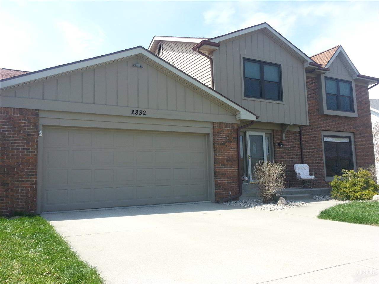 2832 Carrington Dr, Fort Wayne, IN 46804 photo 1