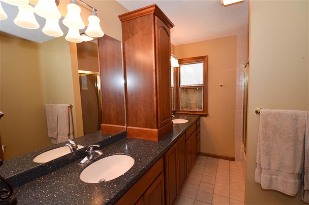 17730 Fall Creek Dr, Granger, IN 46530 photo 5