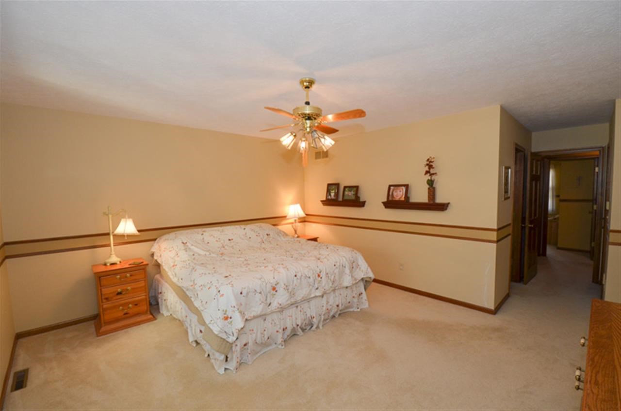 17730 Fall Creek Dr, Granger, IN 46530 photo 4
