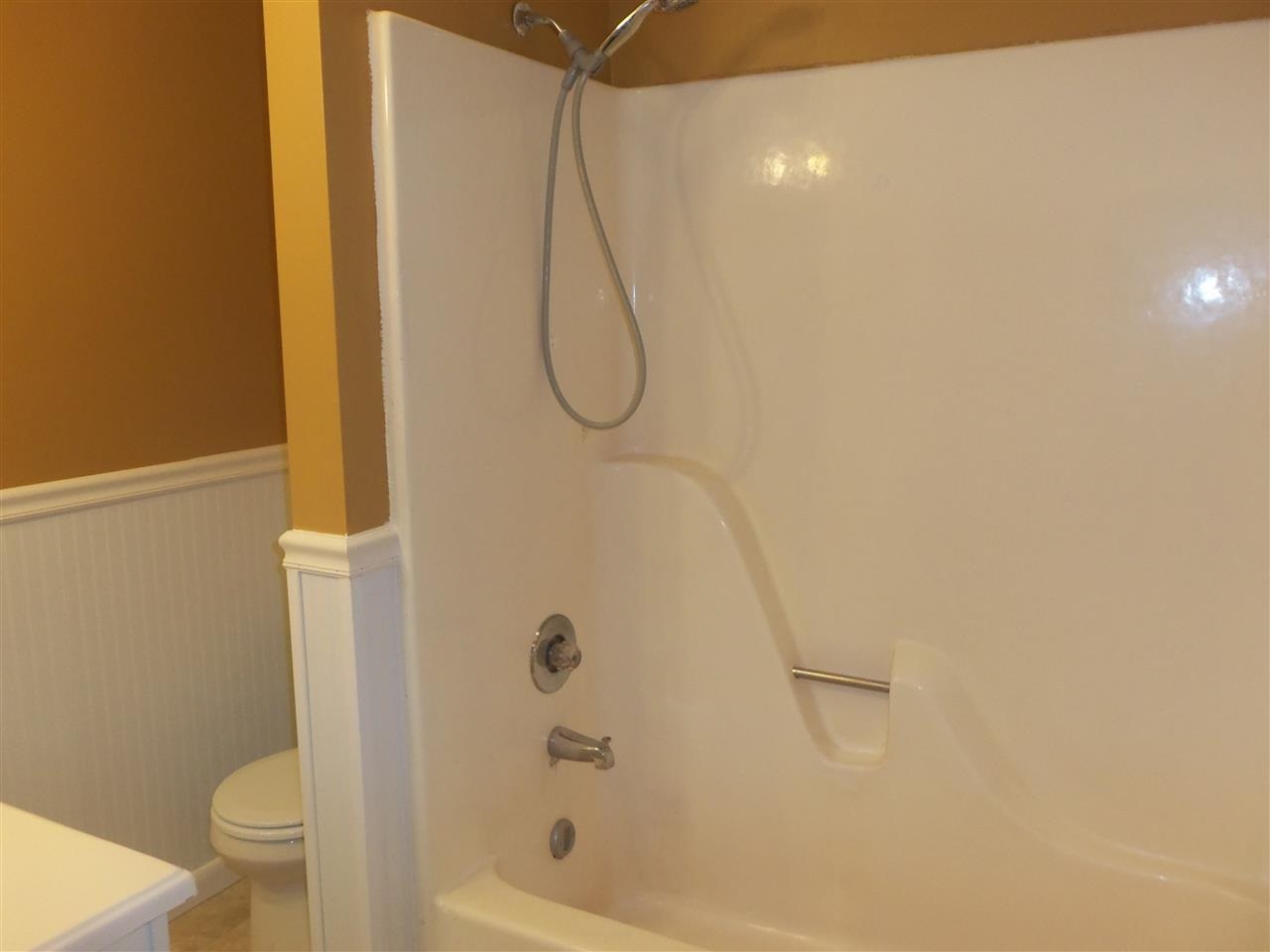 204 W Maple St, Washington, IN 47501 photo 4