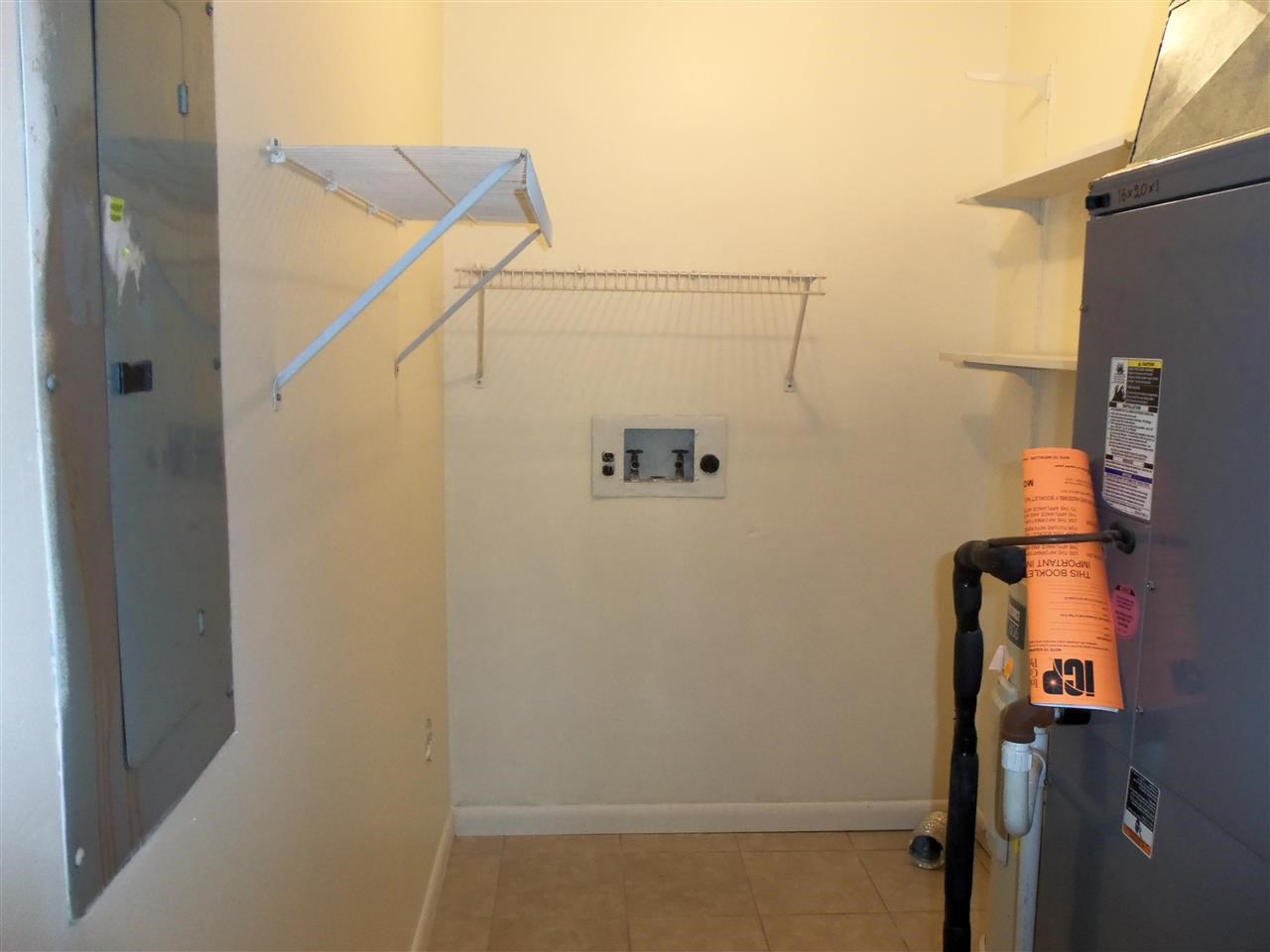 204 W Maple St, Washington, IN 47501 photo 12
