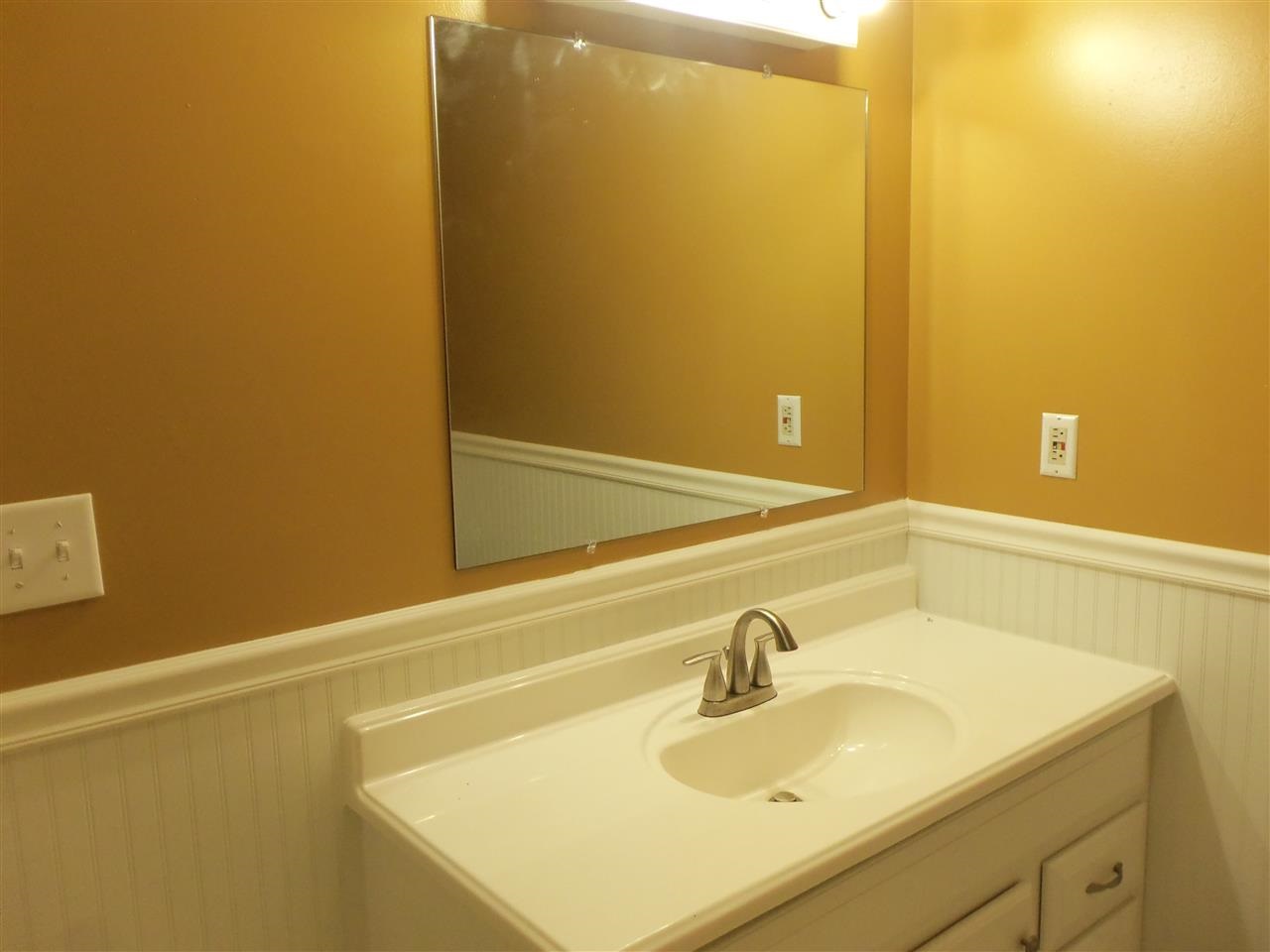 204 W Maple St, Washington, IN 47501 photo 6