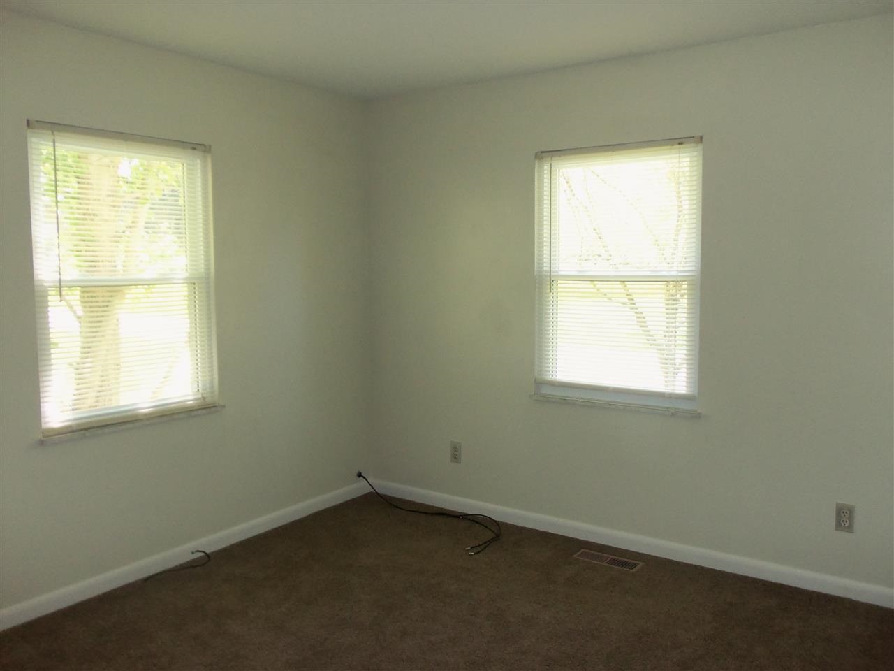 204 W Maple St, Washington, IN 47501 photo 11