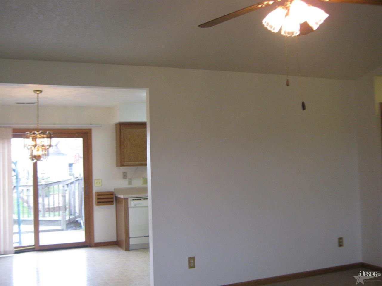 906 Prairie Ln, Ossian, IN 46777 photo 4