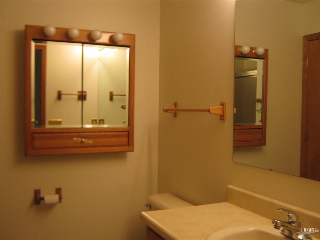 906 Prairie Ln, Ossian, IN 46777 photo 9