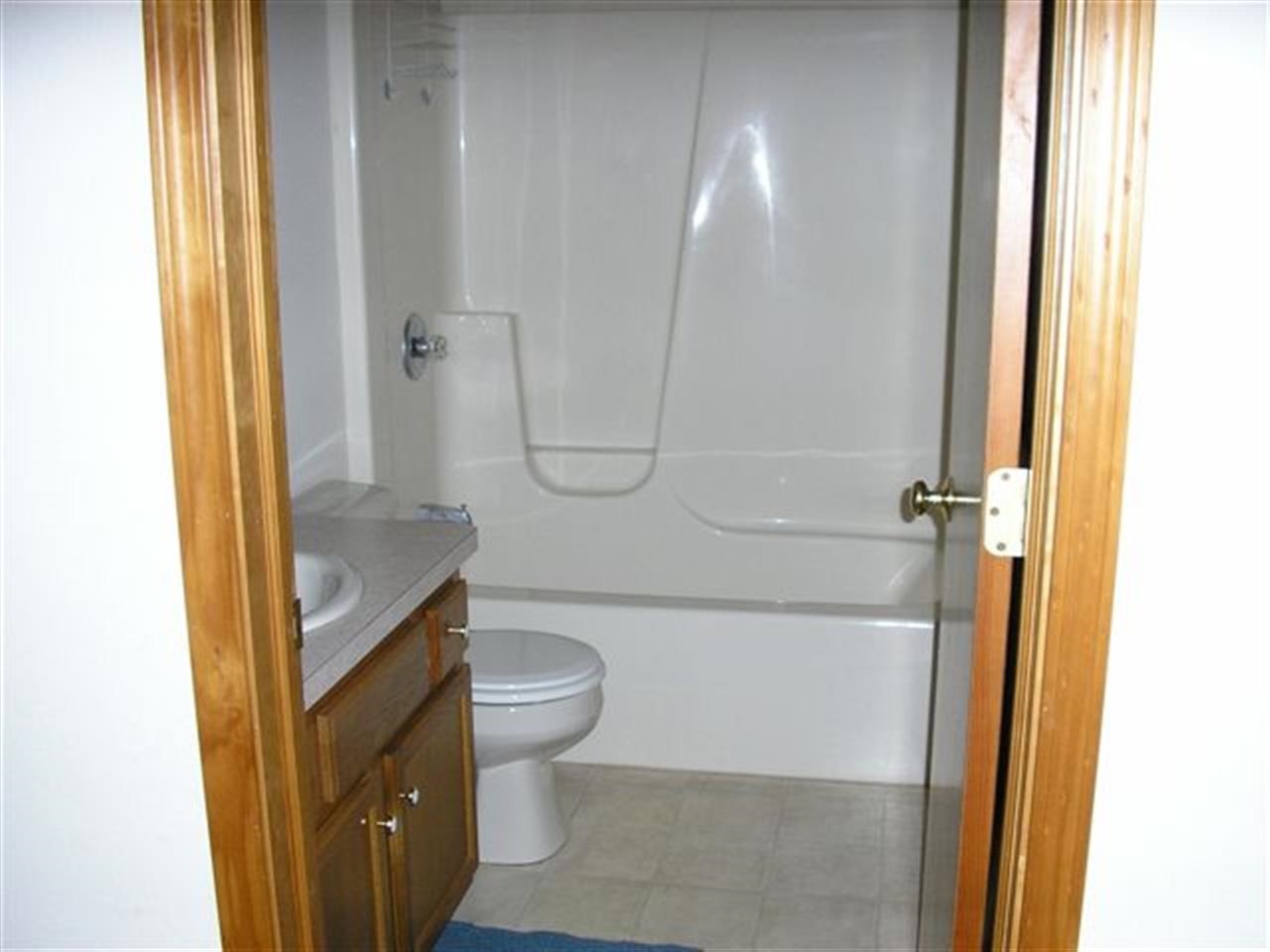 1509 Clover Creek Ln, Goshen, IN 46526 photo 3