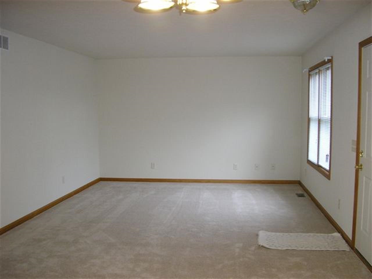 1509 Clover Creek Ln, Goshen, IN 46526 photo 2