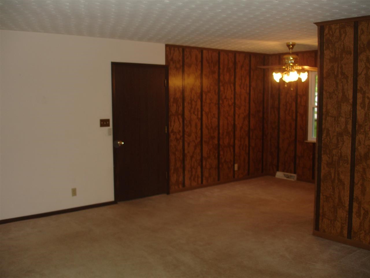 301 Mulberry St, Loogootee, IN 47553 photo 5