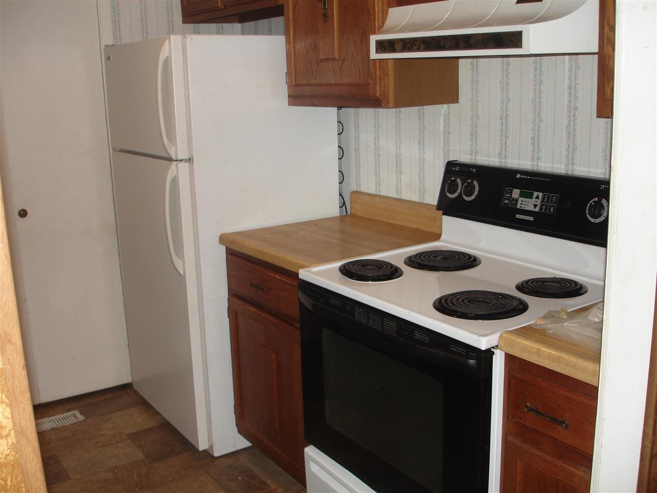 301 Mulberry St, Loogootee, IN 47553 photo 2