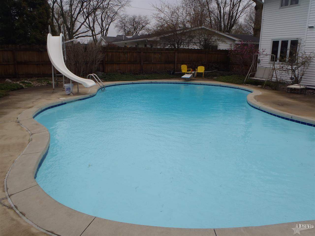 5616 Northcrest Dr, Fort Wayne, IN 46825 photo 3