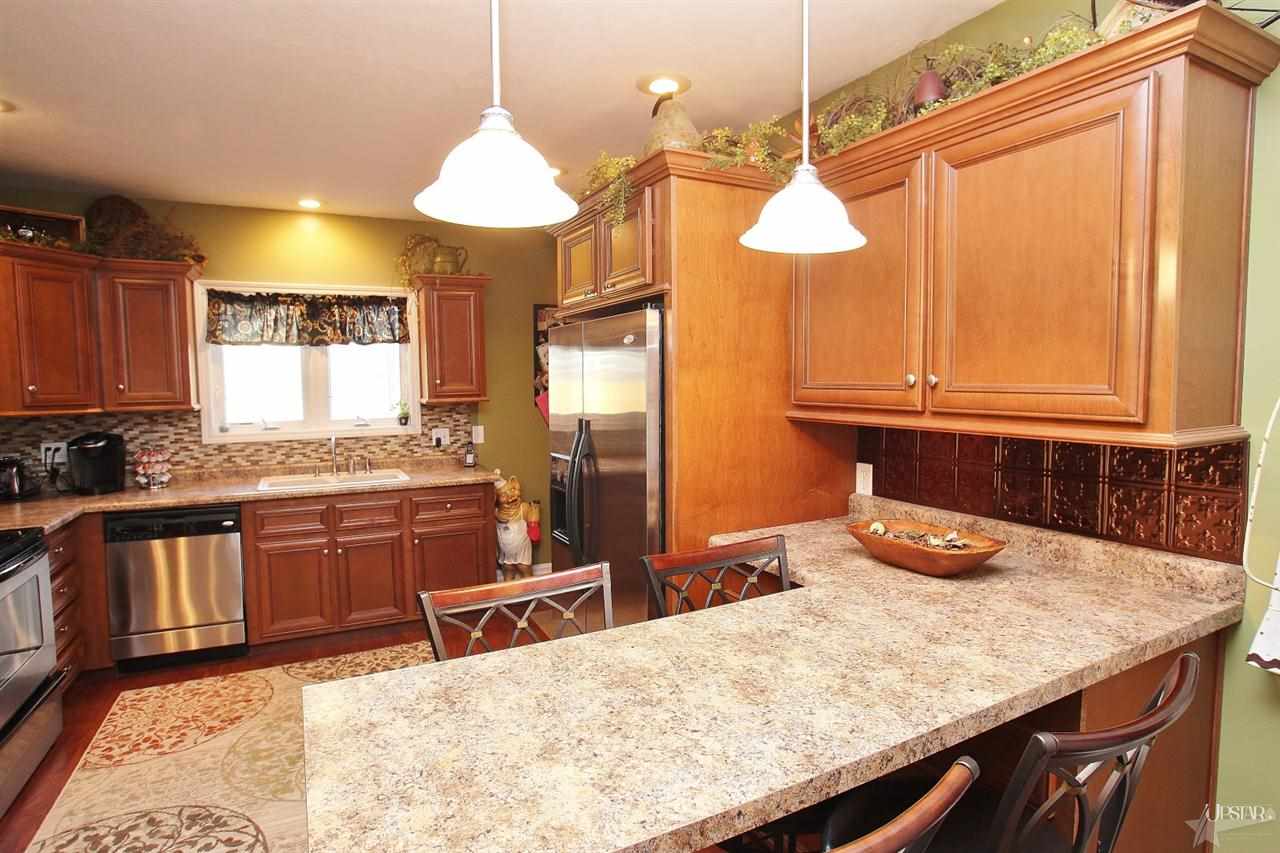 307 E Hazel St, Albion, IN 46701 photo 4