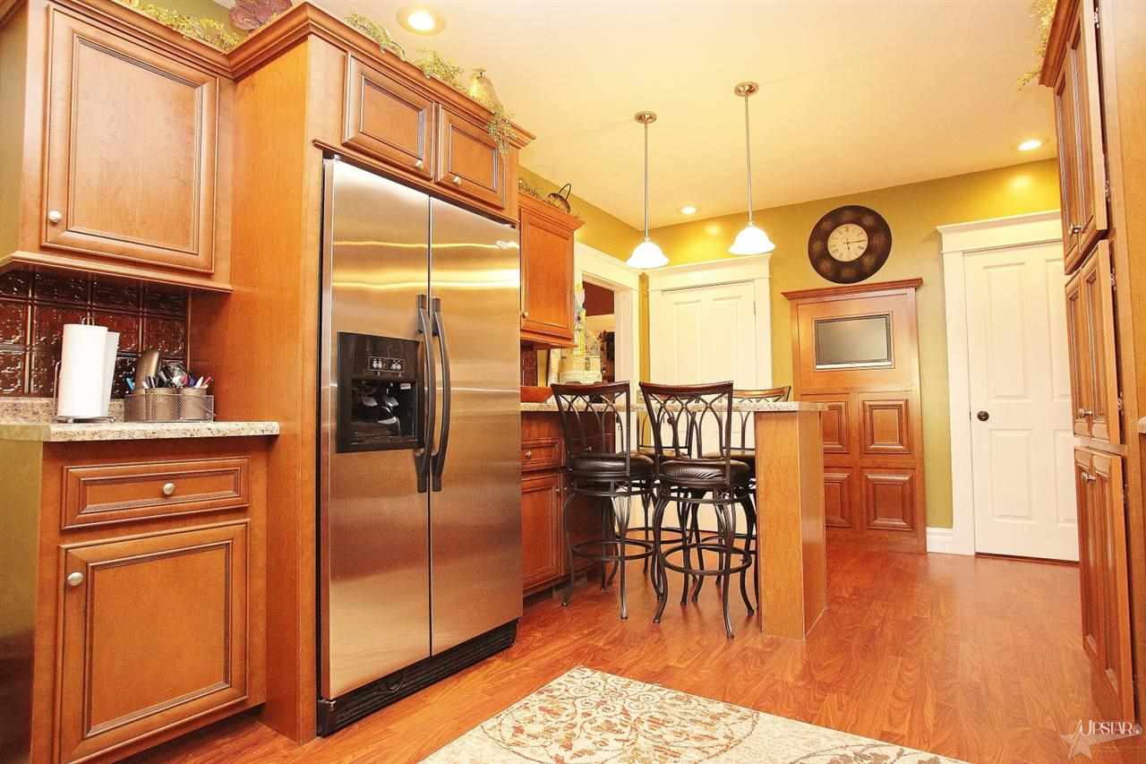307 E Hazel St, Albion, IN 46701 photo 6