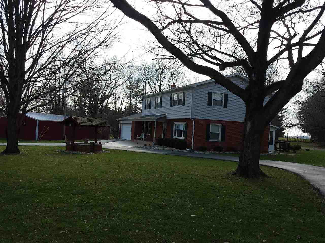 421 N Wilson St, Fairmount, IN 46928 photo 2