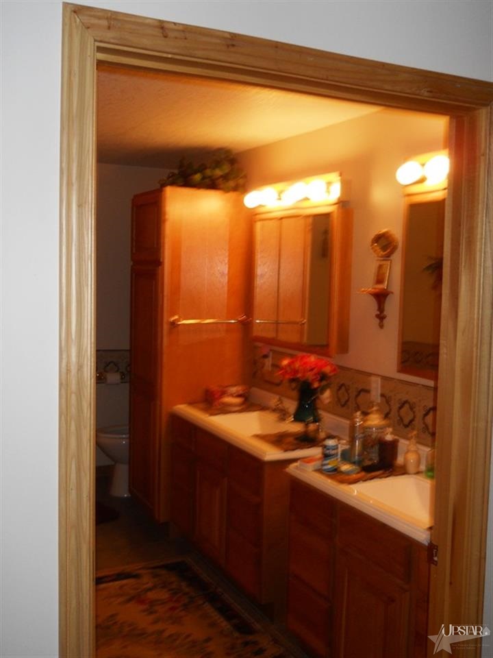 524 Adams St, Decatur, IN 46733 photo 17