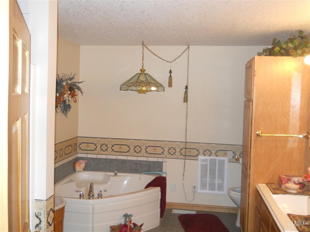 524 Adams St, Decatur, IN 46733 photo 14