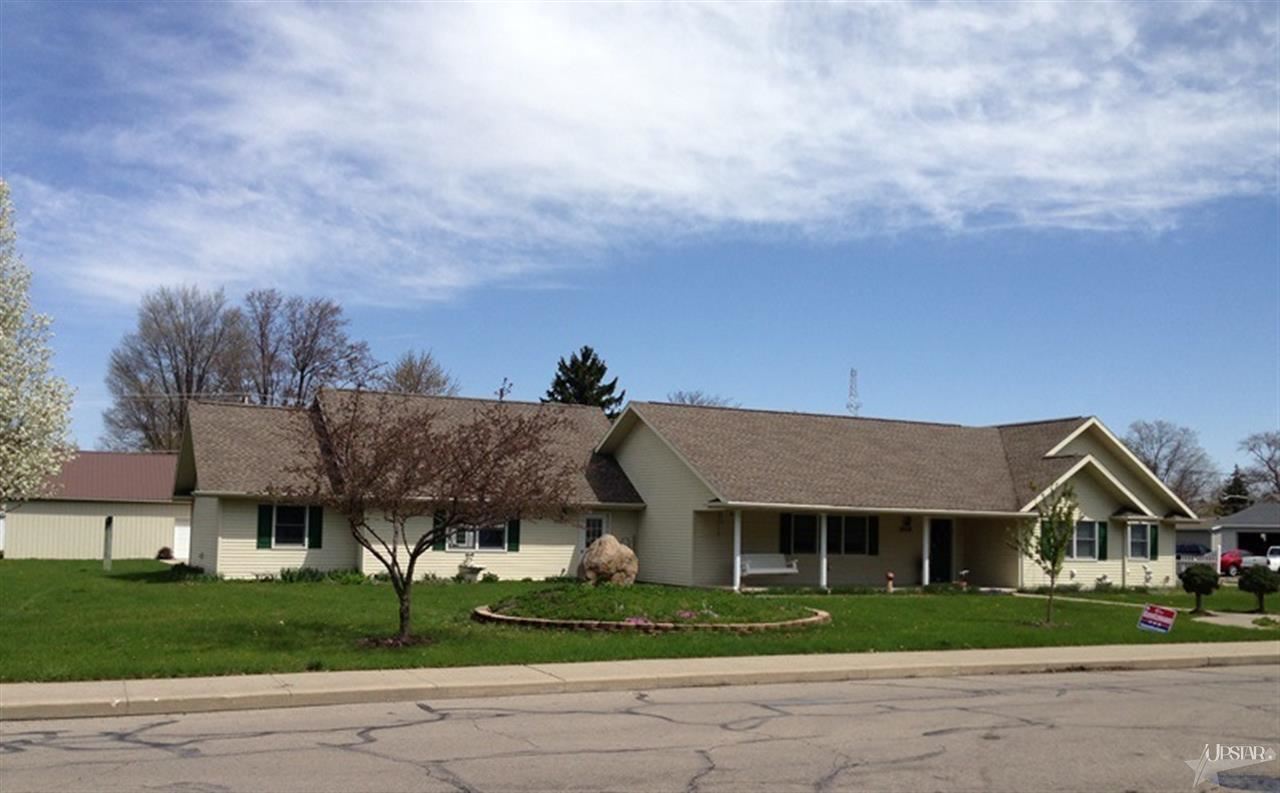 524 Adams St, Decatur, IN 46733 photo 1