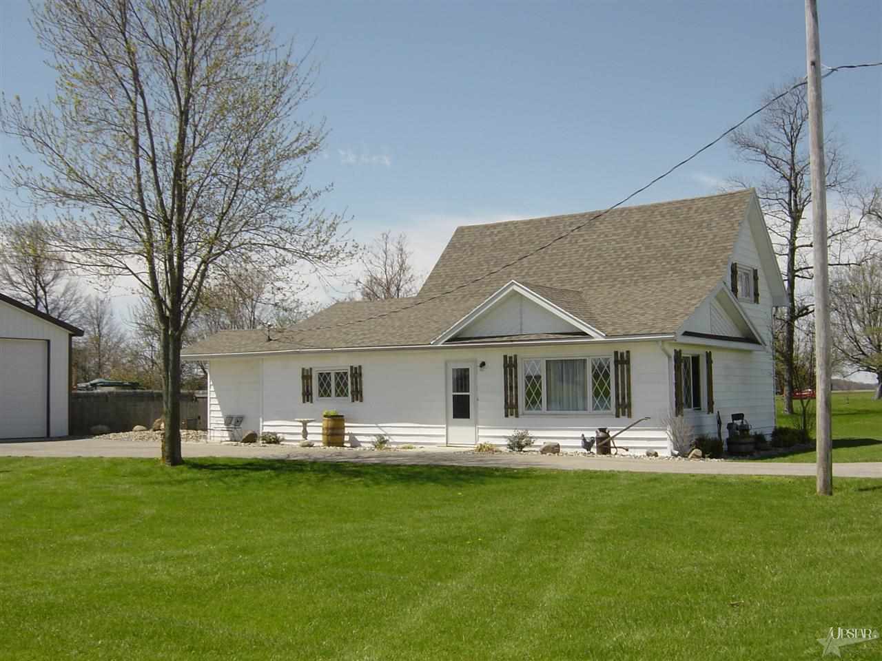 7882 E 300 N, Craigville, IN 46731 photo 1