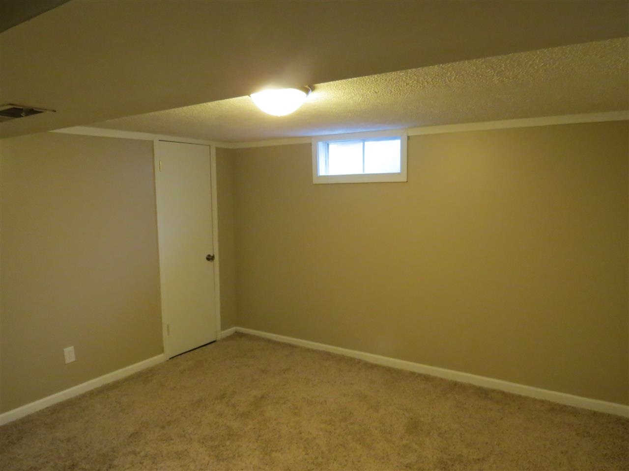 14120 Claire Ln, Middlebury, IN 46540 photo 9