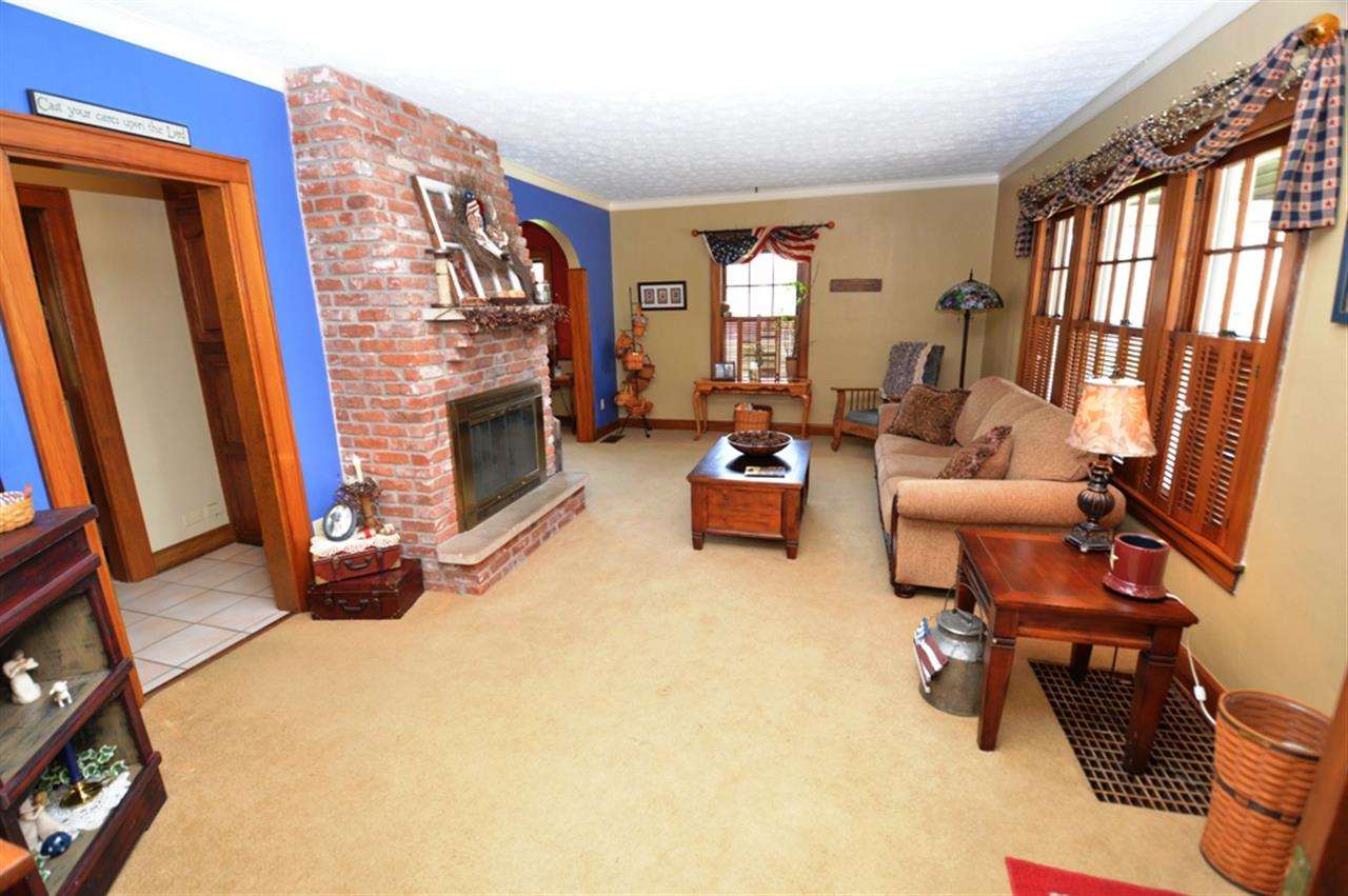651 S Harrison St, Frankfort, IN 46041 photo 4
