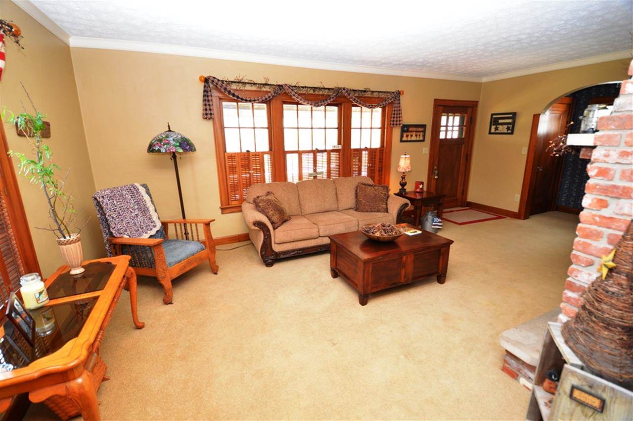 651 S Harrison St, Frankfort, IN 46041 photo 3