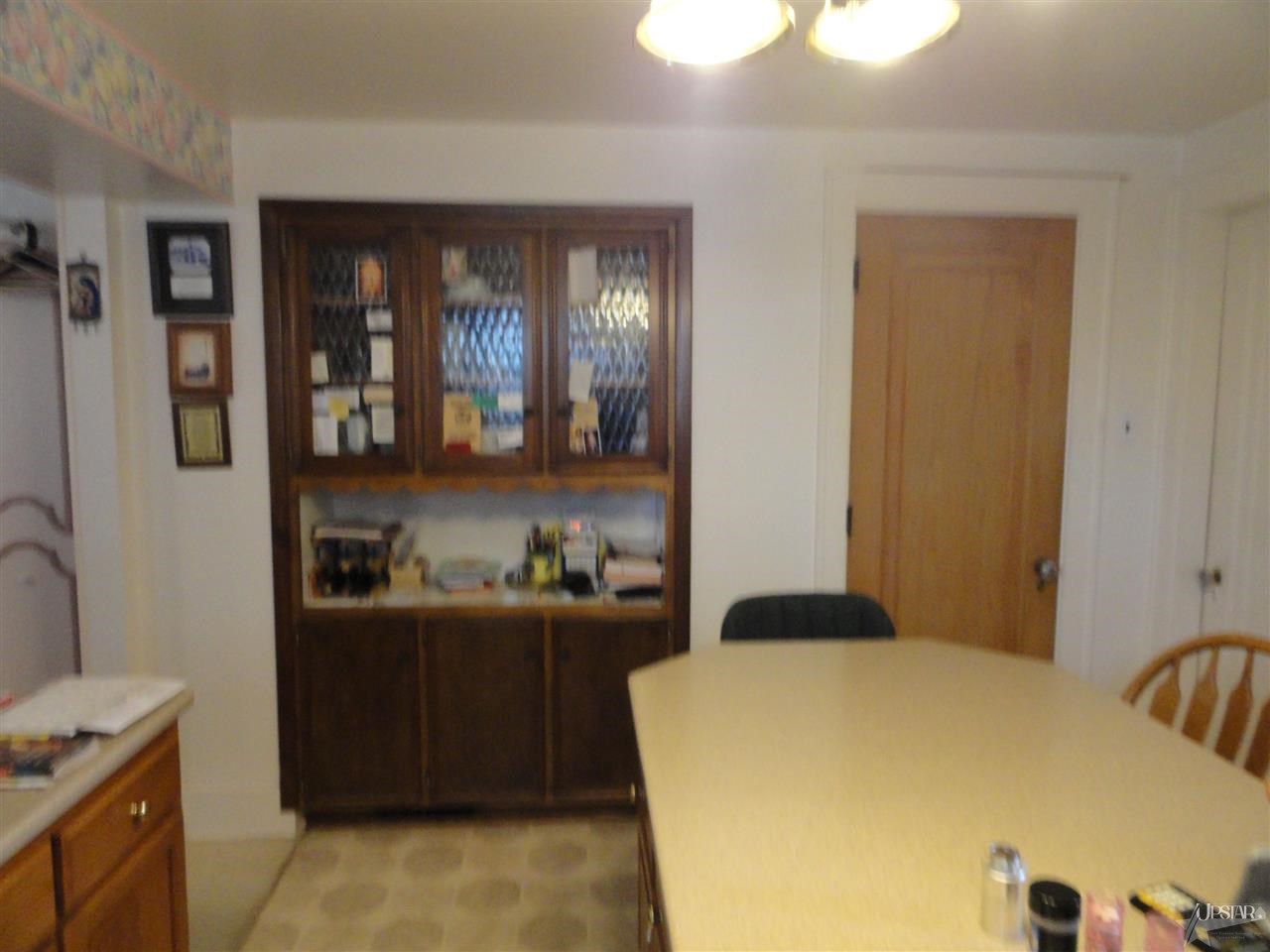 321 Jackson St, Decatur, IN 46733 photo 10
