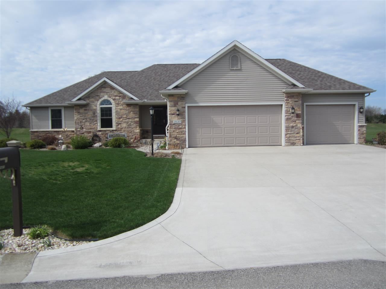 28685 Golden Pond Trl, Elkhart, IN 46514 photo 1