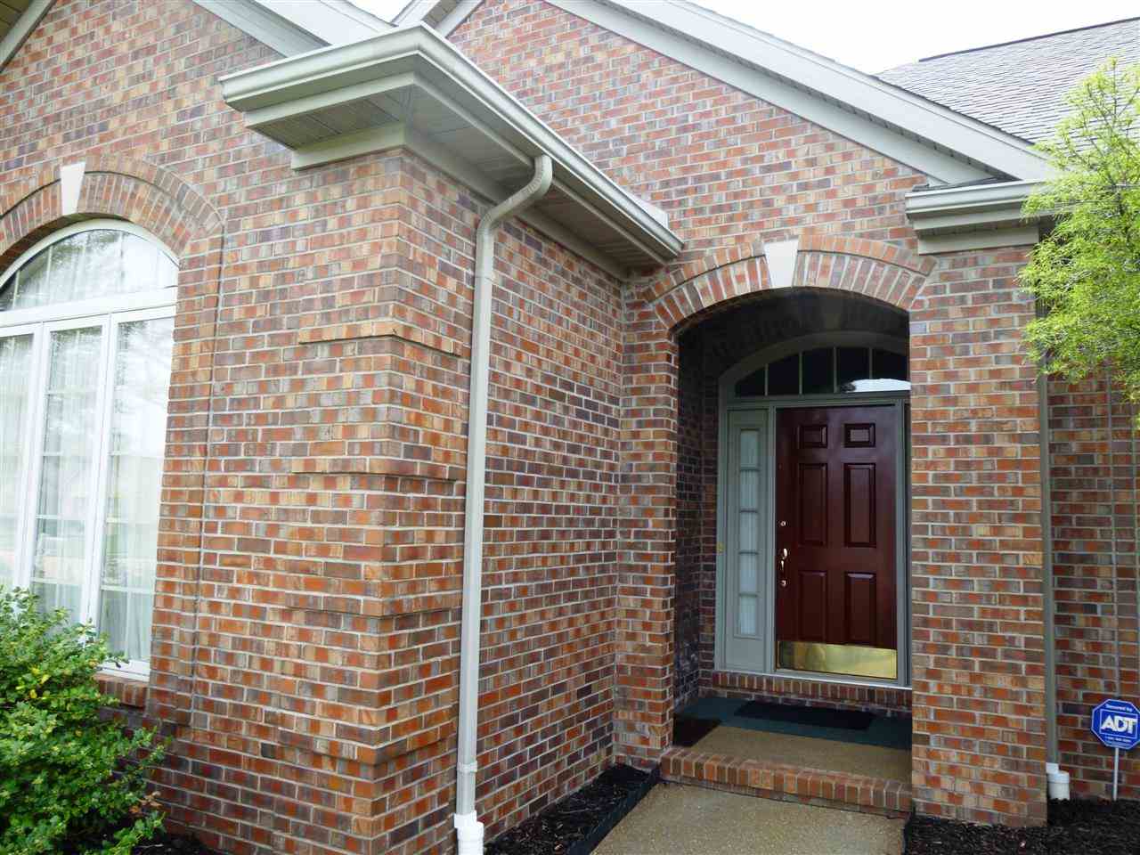 6611 Oakshire Ct, Newburgh, IN 47630 photo 2