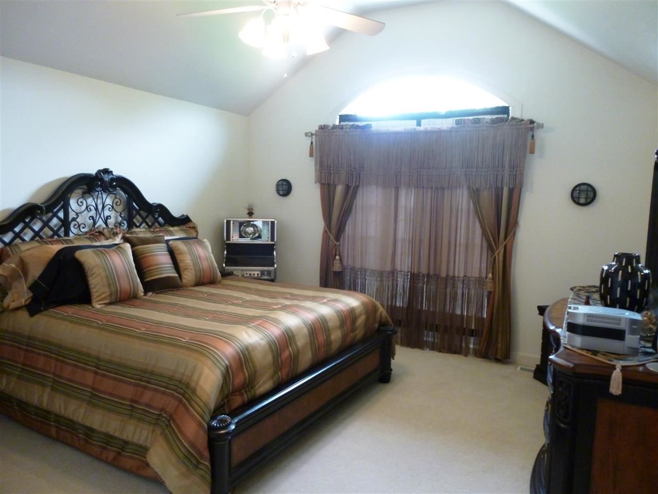 6611 Oakshire Ct, Newburgh, IN 47630 photo 14