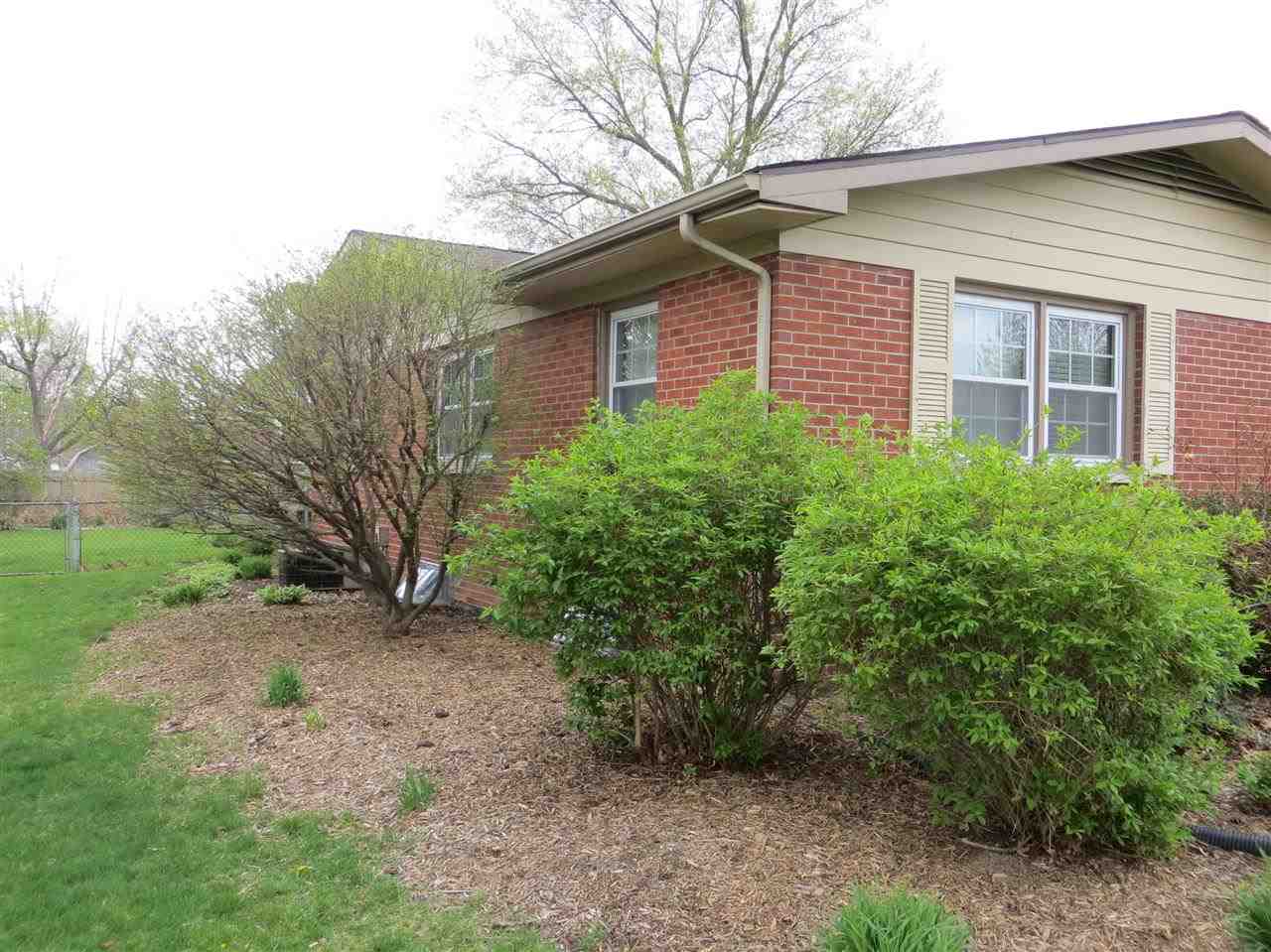 2561 Lafayette Dr, Lafayette, IN 47909 photo 2
