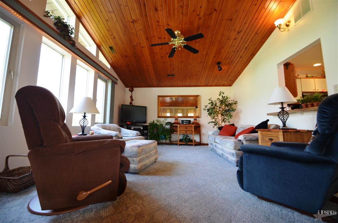 1422 Pelham Dr, Fort Wayne, IN 46825 photo 10