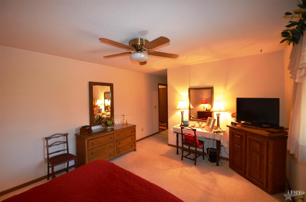 1422 Pelham Dr, Fort Wayne, IN 46825 photo 18
