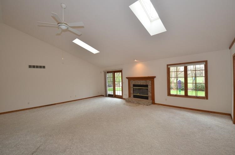 53232 Holly Fern Ct, South Bend, IN 46637 photo 2