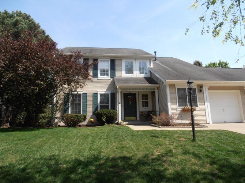 3325 Rolling Oak Dr, Bloomington, IN 47401 photo 1