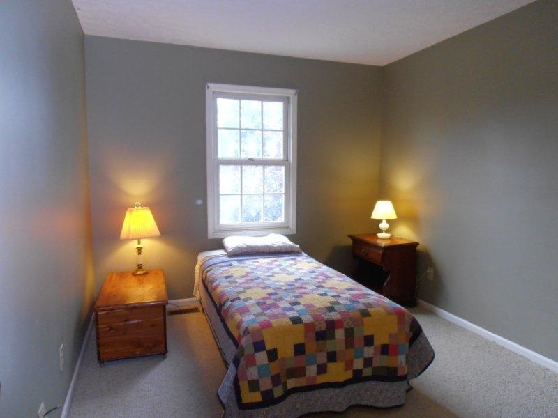 3325 Rolling Oak Dr, Bloomington, IN 47401 photo 13