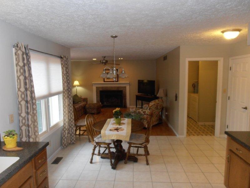 3325 Rolling Oak Dr, Bloomington, IN 47401 photo 7