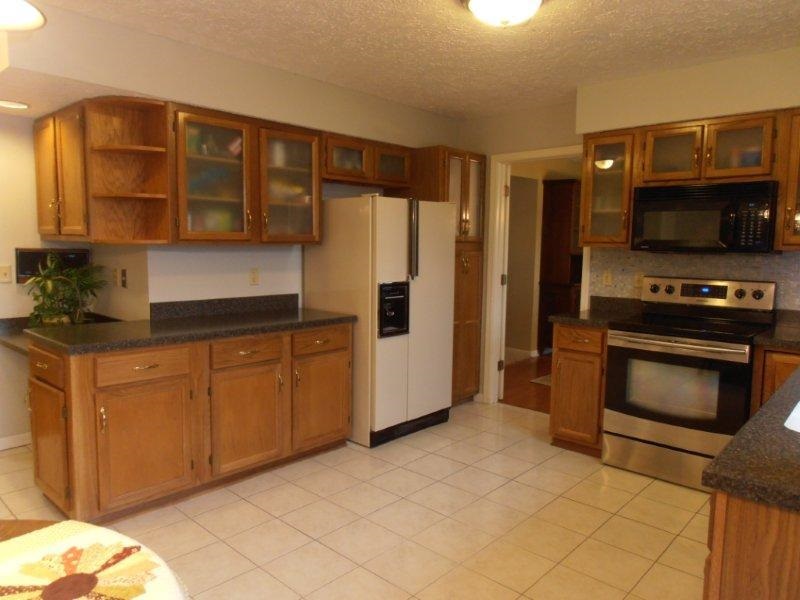 3325 Rolling Oak Dr, Bloomington, IN 47401 photo 6