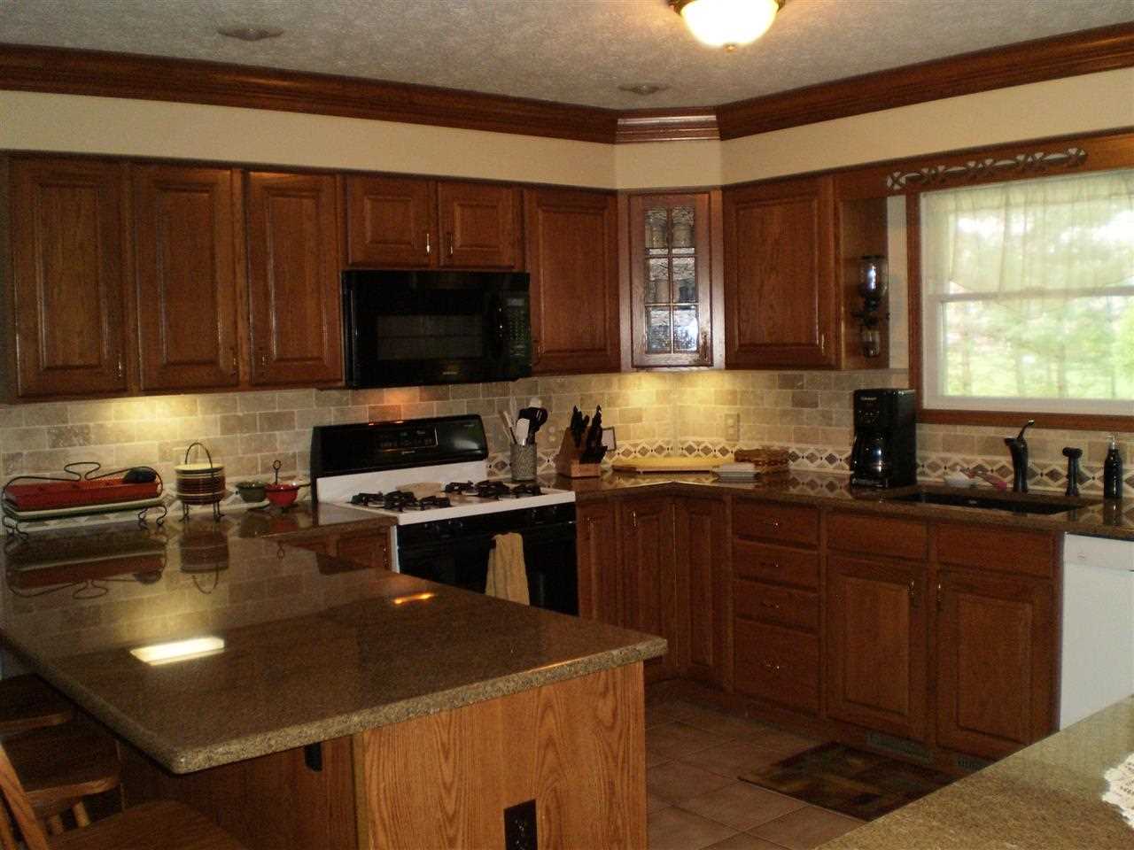 2815 E Lilac Ct, Bloomington, IN 47401 photo 2
