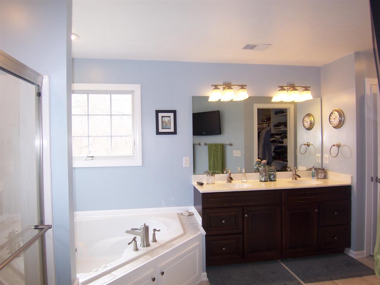 21737 Joy Ct, South Bend, IN 46628 photo 17
