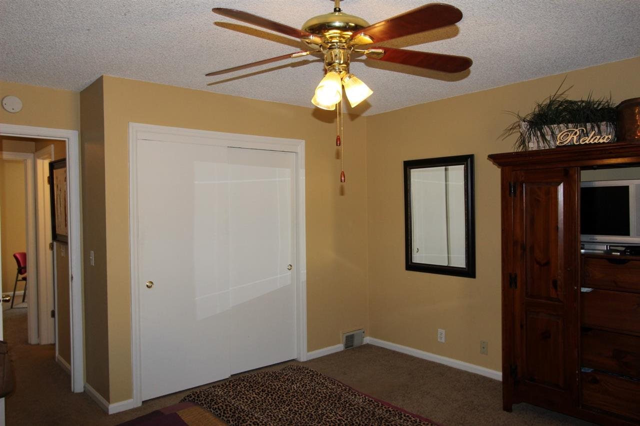 23 Hampton Dr, Evansville, IN 47715 photo 8