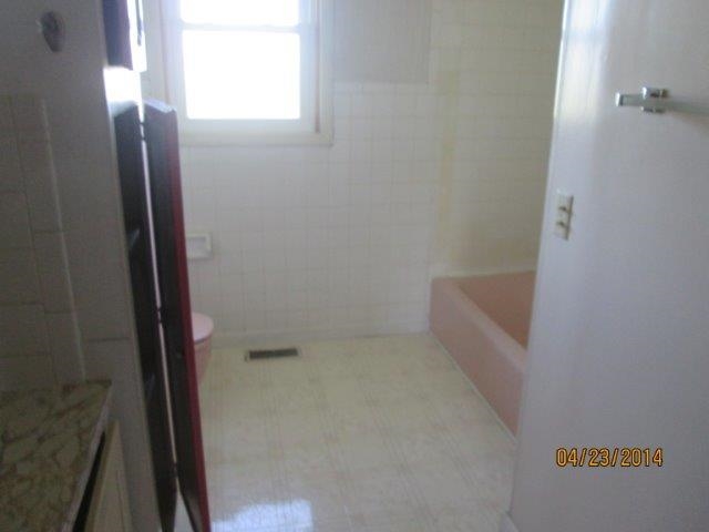 2028 S Parry Dr, Warsaw, IN 46580 photo 4
