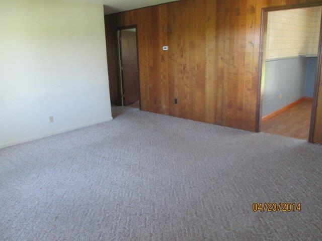 2028 S Parry Dr, Warsaw, IN 46580 photo 3