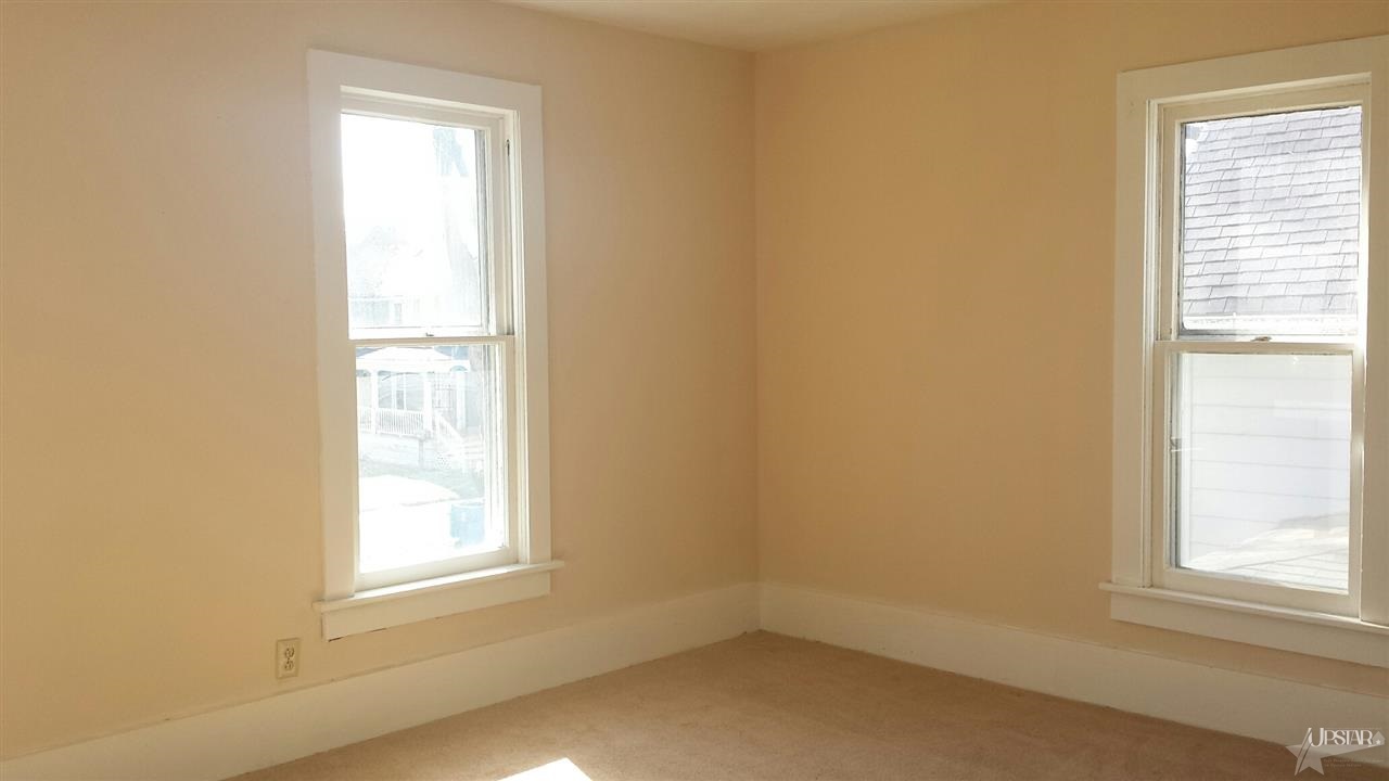 310 S Walsh St, Garrett, IN 46738 photo 5
