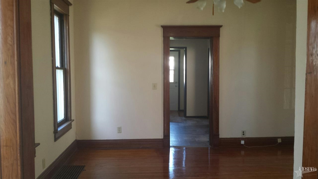 310 S Walsh St, Garrett, IN 46738 photo 9