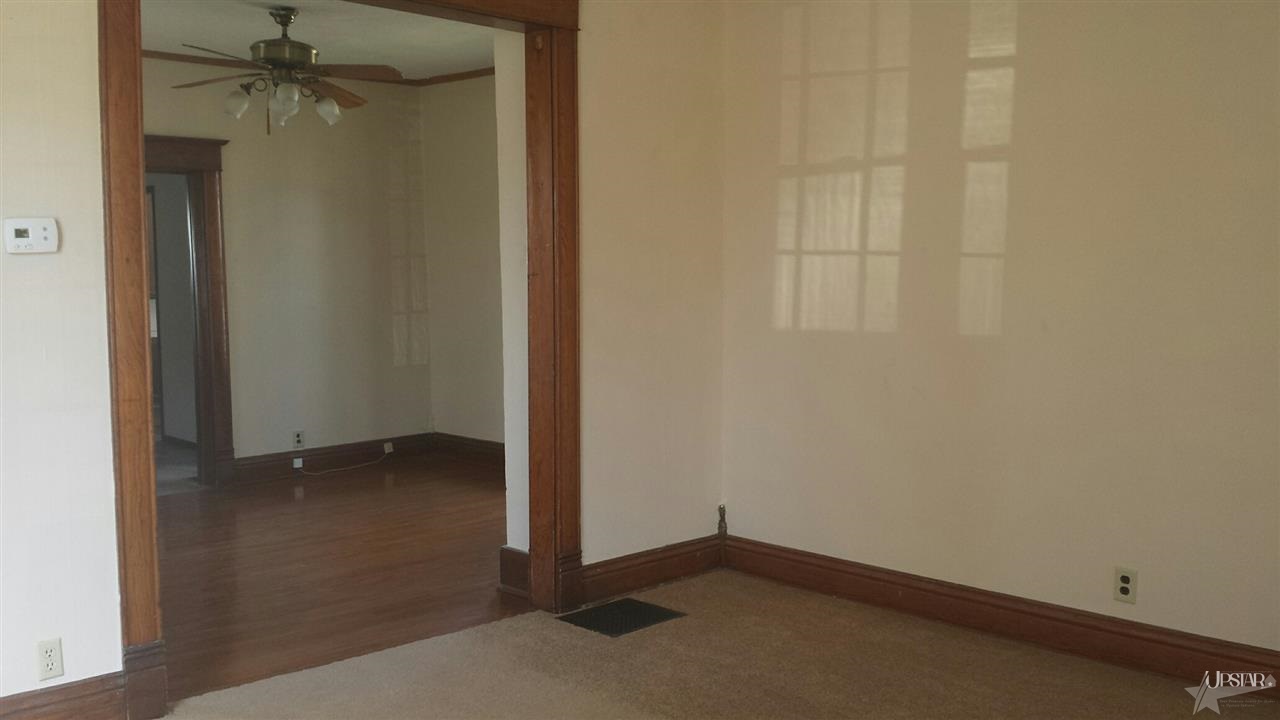 310 S Walsh St, Garrett, IN 46738 photo 8
