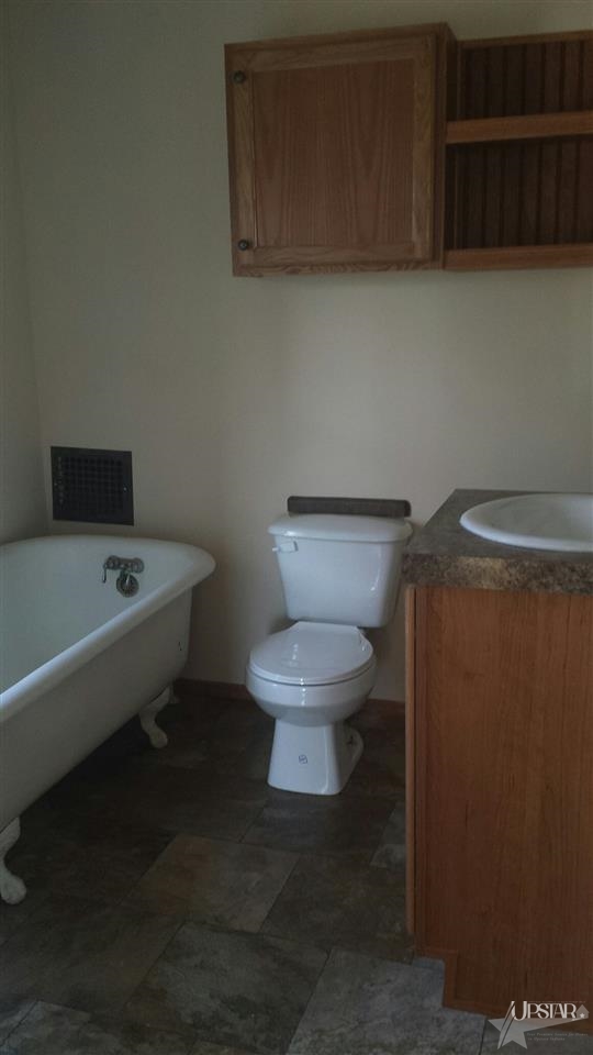 310 S Walsh St, Garrett, IN 46738 photo 4