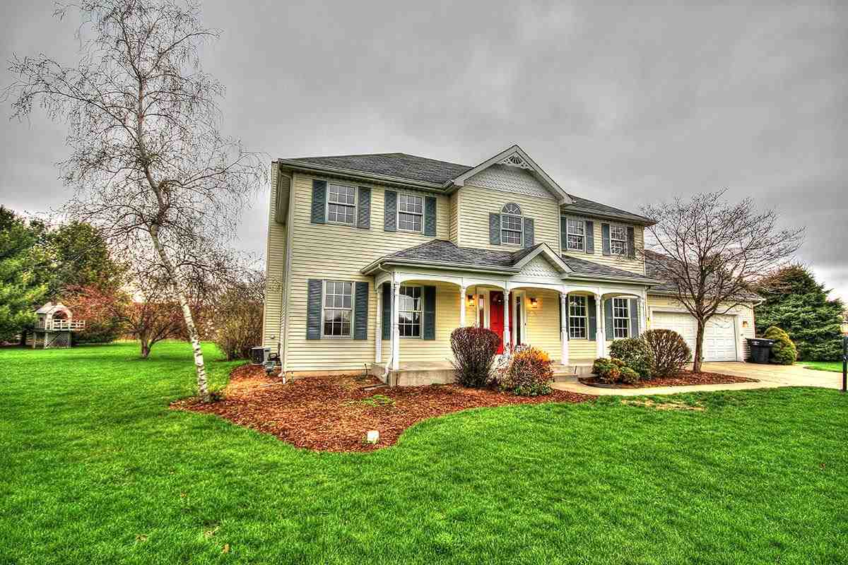50802 Clover Rd, Granger, IN 46530 photo 2
