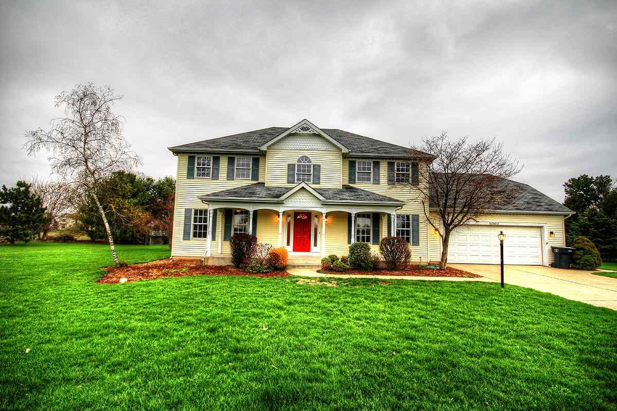 50802 Clover Rd, Granger, IN 46530 photo 1